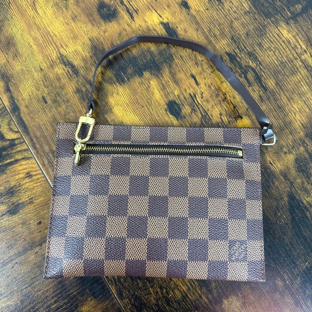Authentic Louis Vuitton Damier Ebene Neverfull Wristlet Pochette - Picture 1 of 15